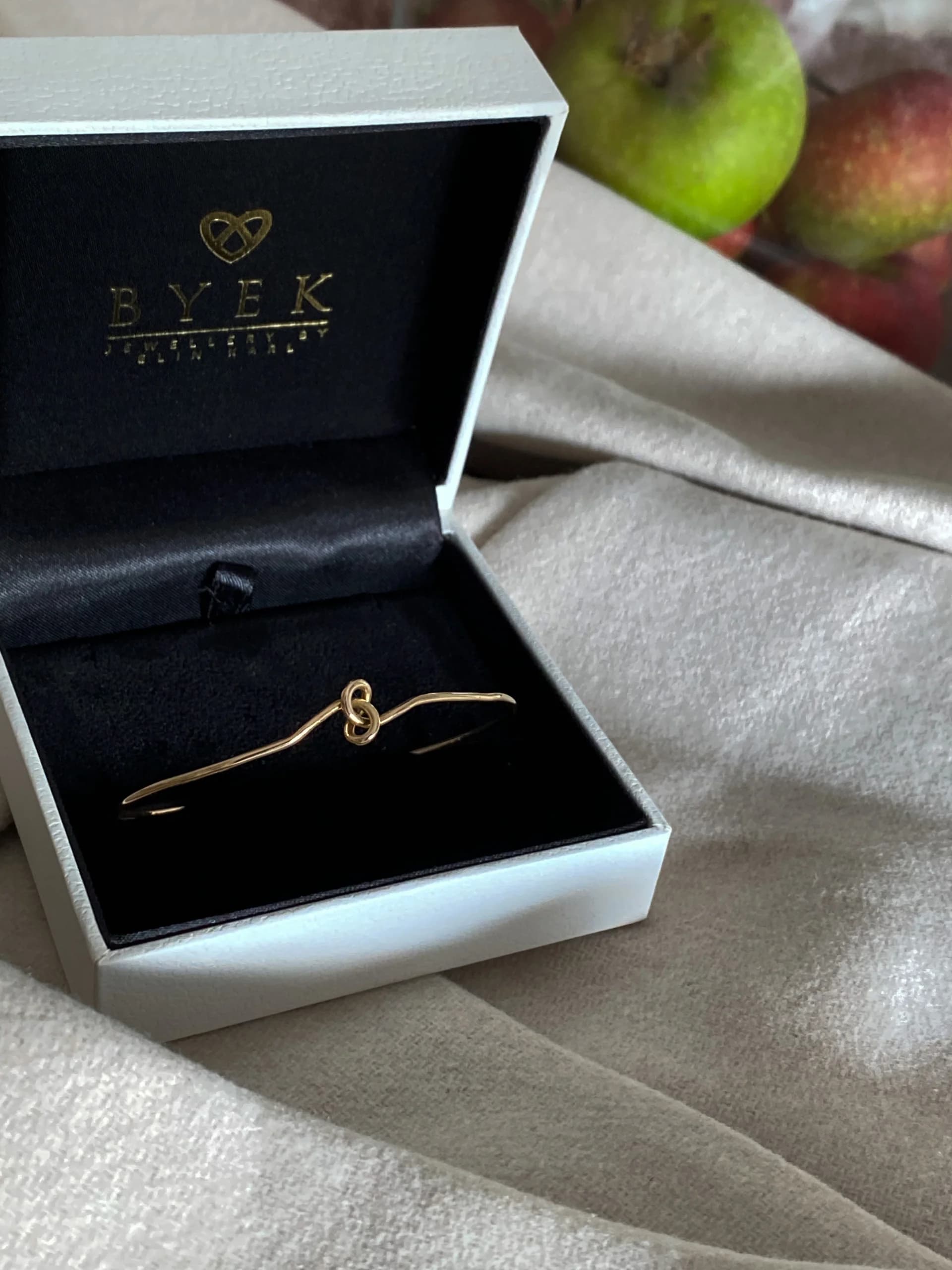 Knottie bangle 18k