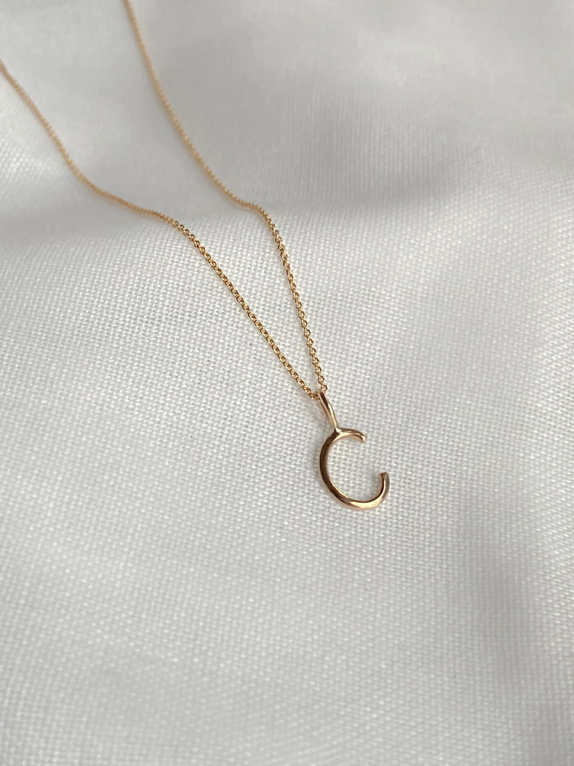 Letter pendant petite necklace 18k